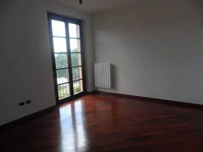 Casa con 6 locali in vendita in Calci