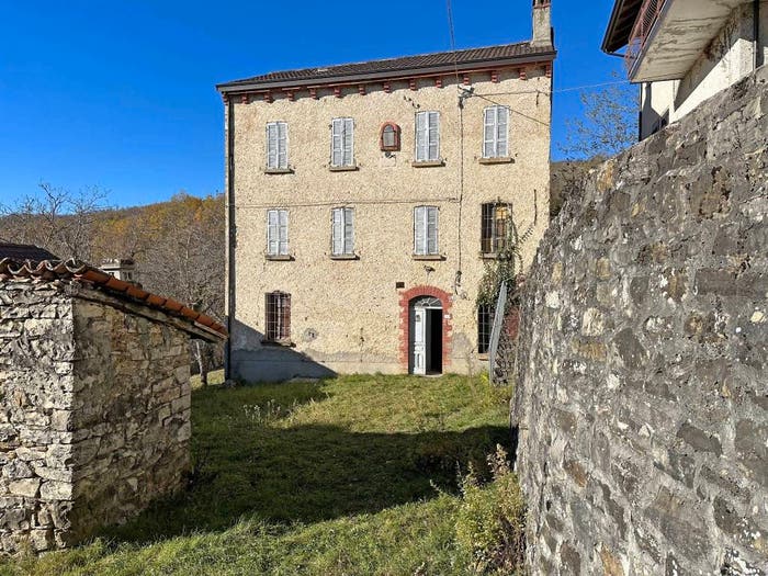 Casa con 6 locali in vendita in Località Villa, Ferriere