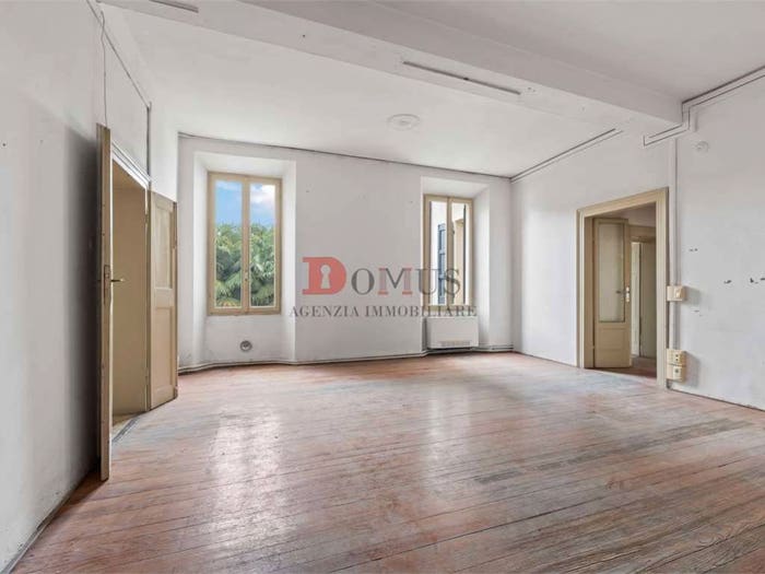 Appartamento con 5 locali in vendita in Via Carducci, Centro, Mantova