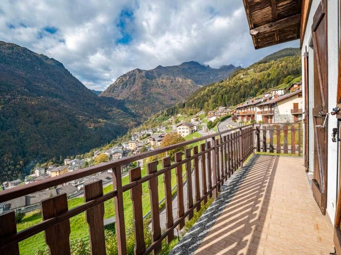 Appartamento quadrilocale in vendita in Via Mazzocca, Centro, Valgoglio