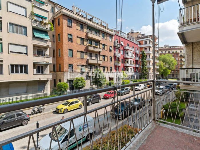 Appartamento trilocale in vendita in Via BROCCHI, Città Studi, Milano