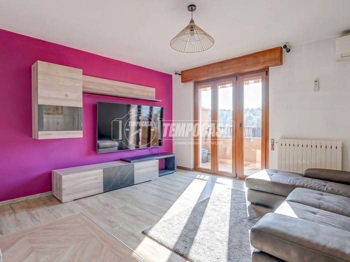 Appartamento trilocale in vendita in Via Creva A, Centro, Luino