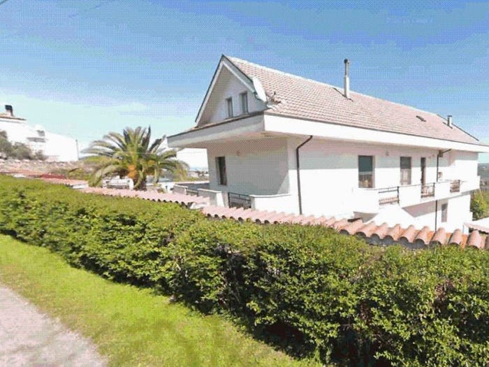 Appartamento con 6 locali in vendita in Contrada Raieta, Collecorvino
