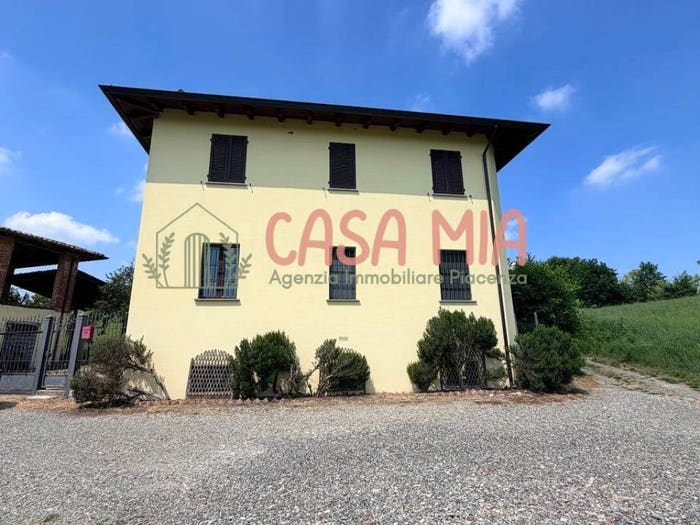 Casa quadrilocale in vendita in Via pertini, Alta Val Tidone