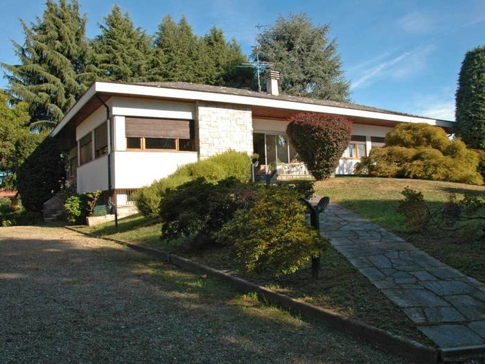 Casa con 6 locali in vendita in Centro, Carnago