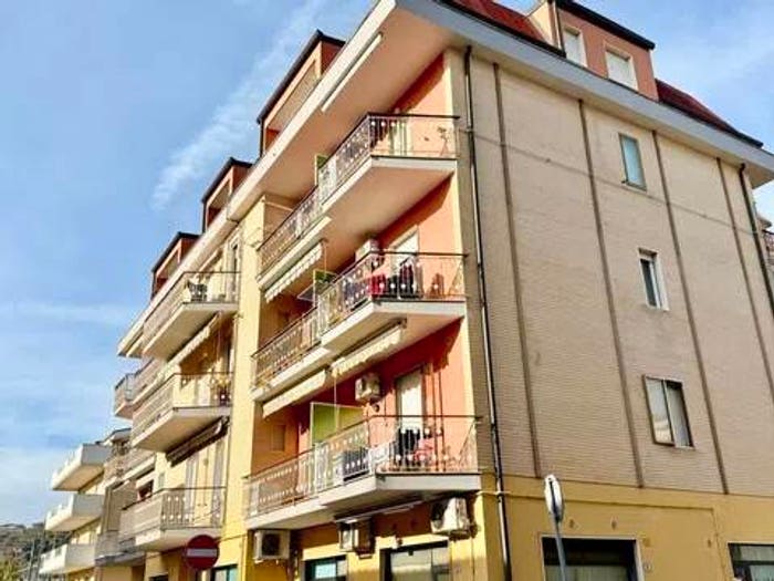 Appartamento trilocale in vendita in Via E Romani, Silvi Marina, Silvi