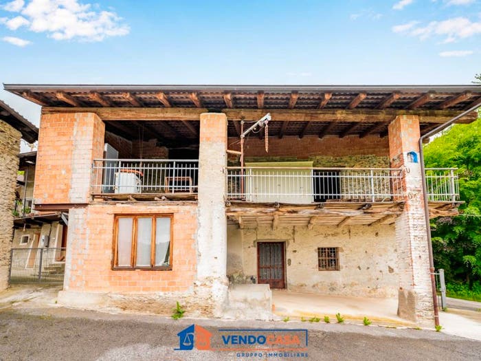 Casa quadrilocale in vendita in Strada Borgata Carle, Pradeboni, Peveragno