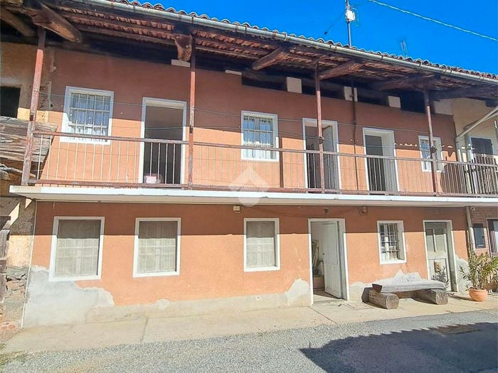 Casa con 6 locali in vendita in Casale Trucchi, Trucchi Rossi Filippi, Zubiena