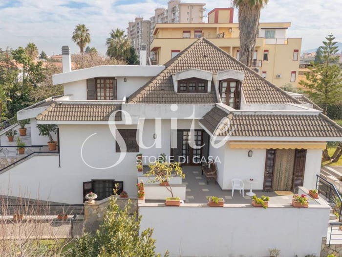 Casa con 6 locali in vendita in Via Giovanni Evangelista Di Blasi, Uditore Leonardo Da Vinci Alta, Palermo