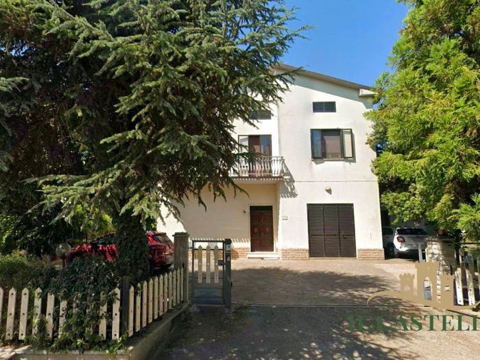 Casa quadrilocale in vendita in Via Cristoforo Colombo, Pucciarelli, Castiglione del Lago