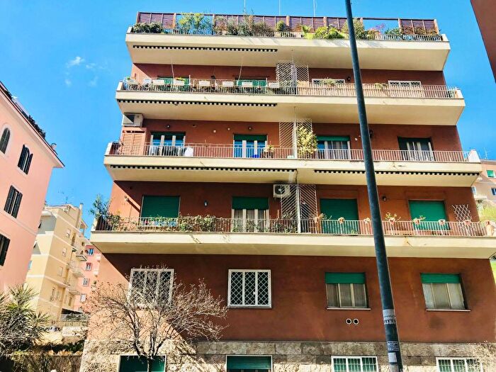 Appartamento quadrilocale in vendita in Via Lattanzio, Balduina, Roma