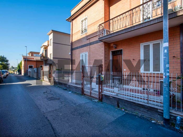Appartamento trilocale in vendita in Borghesiana, Roma