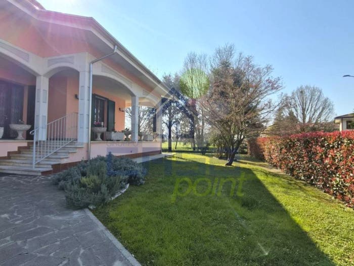 Casa con 6 locali in vendita in via Papa Giovanni Paolo I, Casoni, Luzzara
