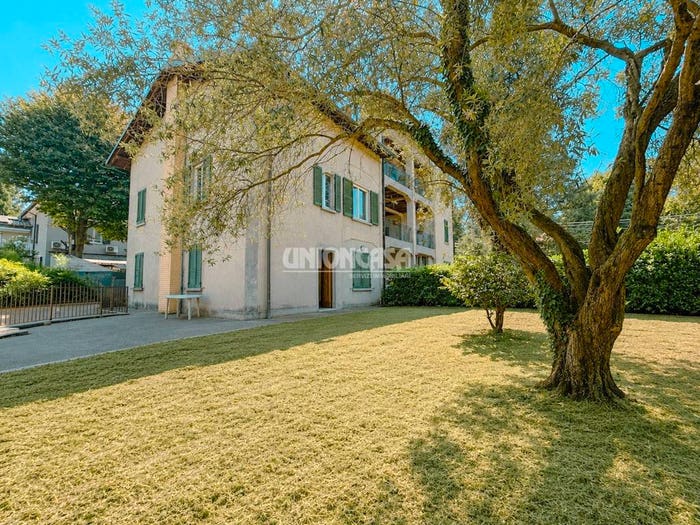 Casa con 6 locali in vendita in Via Santa Maria in Campo, Cermenate
