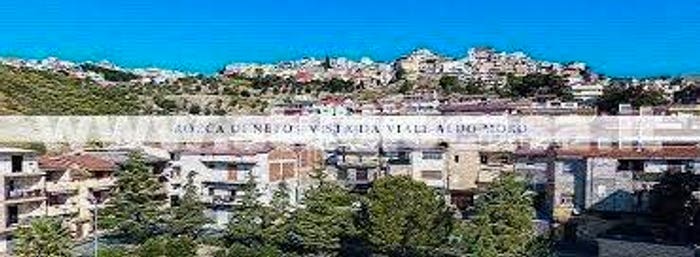 Appartamento quadrilocale in vendita in Centro, Rocca di Neto