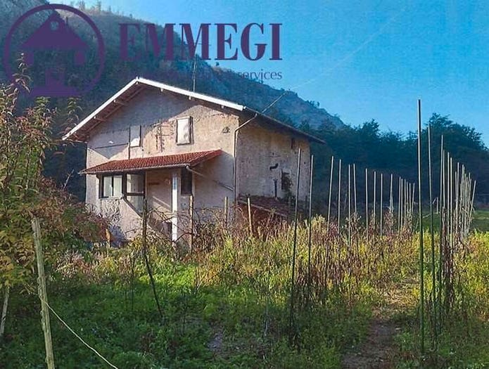 Appartamento con 6 locali in vendita in Via Monmartino, Pallare