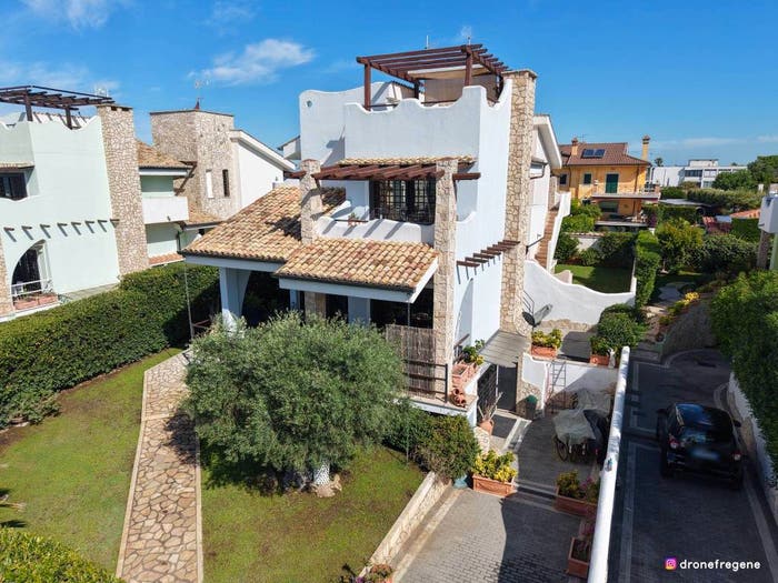 Casa con 5 locali in vendita in Via Forte dei Marmi, Fregene, Fiumicino