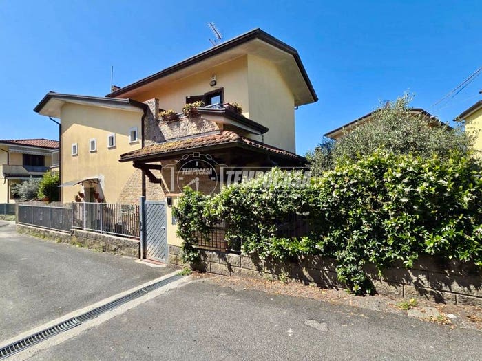 Casa con 6 locali in vendita in Via Castagnola di Sotto B, Castagnola, Massa