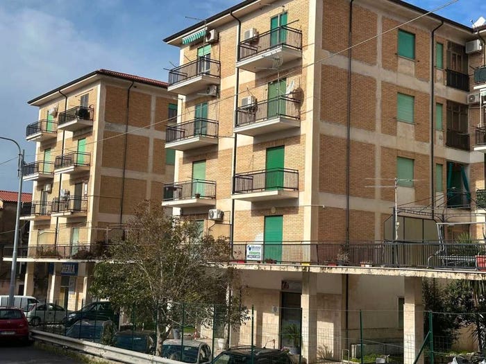 Appartamento trilocale in vendita in Via Fuscaldo No Number, Marina Di Fuscaldo, Fuscaldo