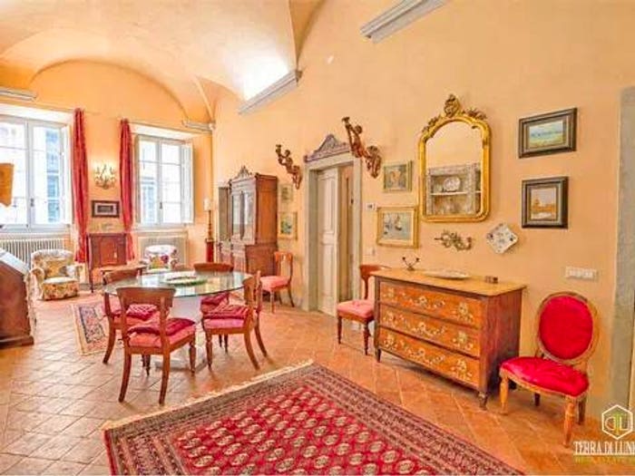 Appartamento con 6 locali in vendita in Via Giuseppe Mazzini No Number, Centro, Pontremoli