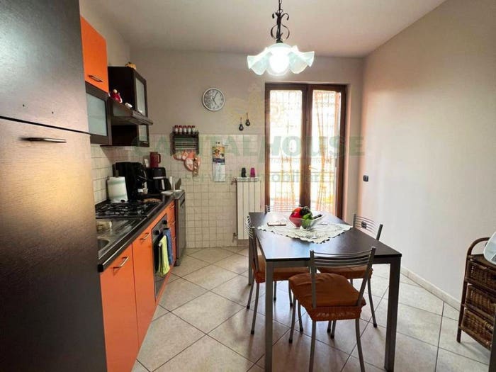 Appartamento con 5 locali in vendita in via cimitero, Centro, Palma Campania