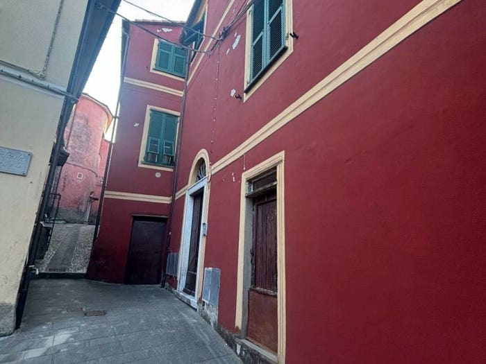 Appartamento con 5 locali in vendita in Via Borgoratti, Centro, Carro
