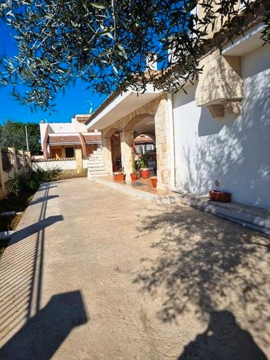 Casa con 6 locali in vendita in Bisceglie