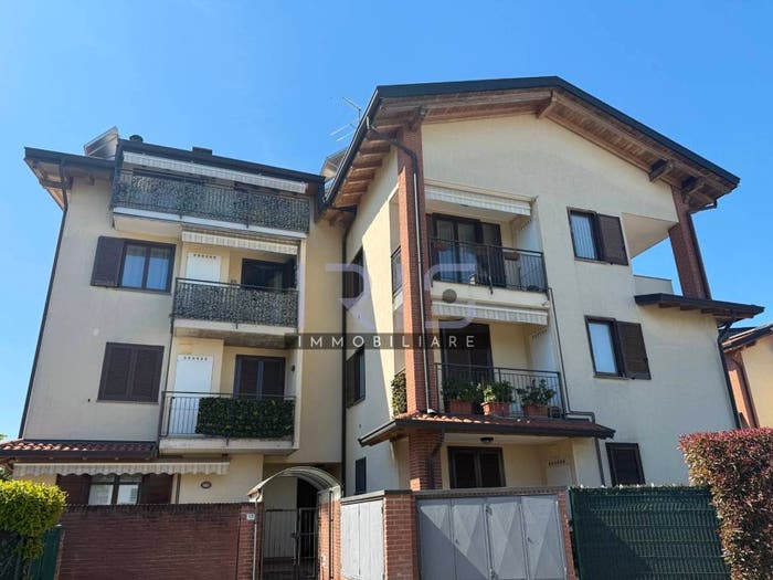 Appartamento trilocale in vendita in Via California, Semicentro, Cantù
