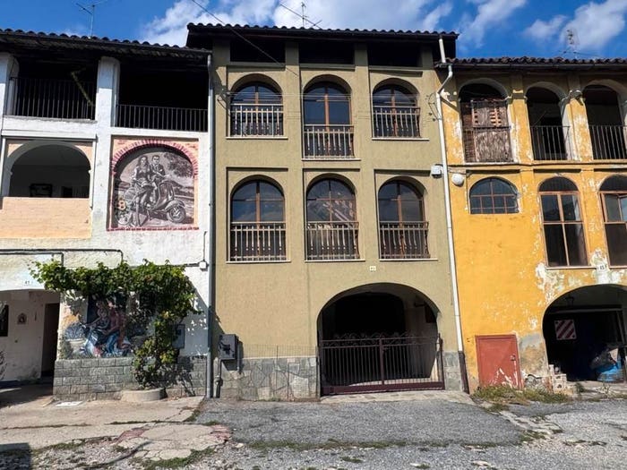 Casa con 5 locali in vendita in Via Umberto I, Prata, Lesegno