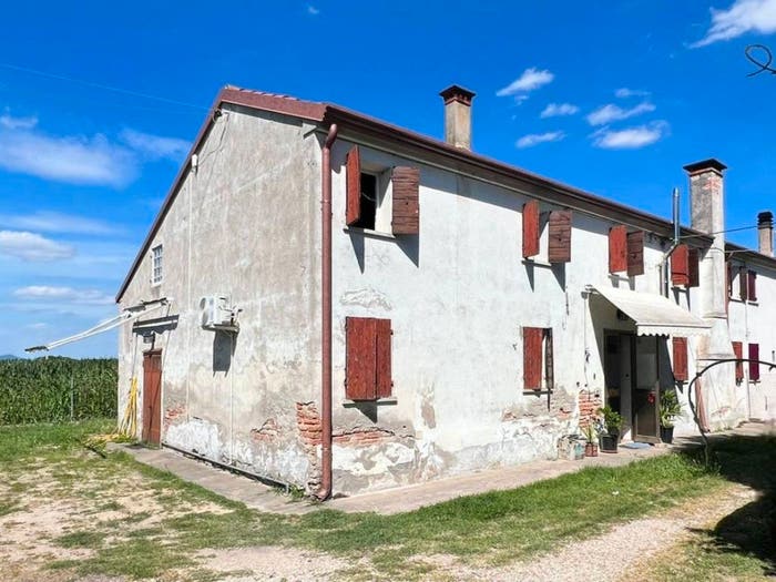 Casa quadrilocale in vendita in Via Adige Superiore, Sant'Urbano