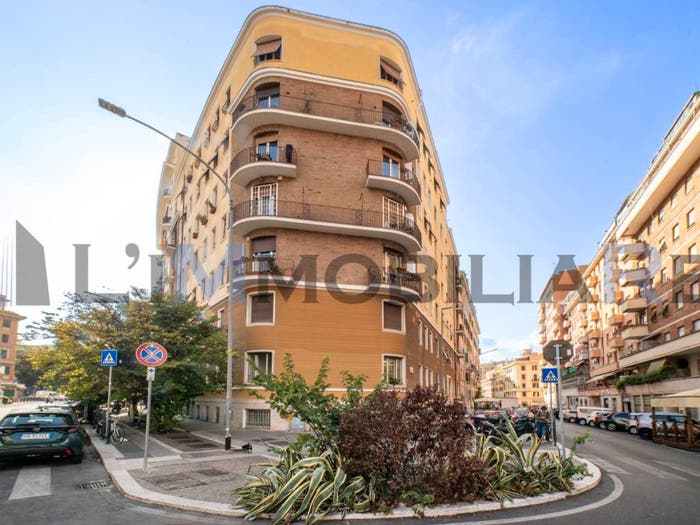 Appartamento trilocale in vendita in Via Pinerolo, Re di Roma, Roma