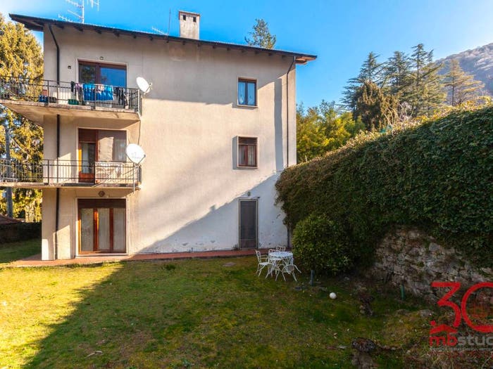Casa con 6 locali in vendita in Via della Gesiola, Orino