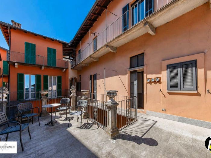 Casa con 6 locali in vendita in Piazza Giacomo Matteotti, Centro, Lesa