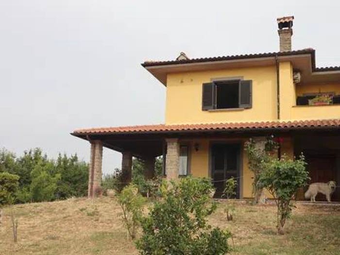 Casa quadrilocale in vendita in Via Dei Carri, Bassano Romano