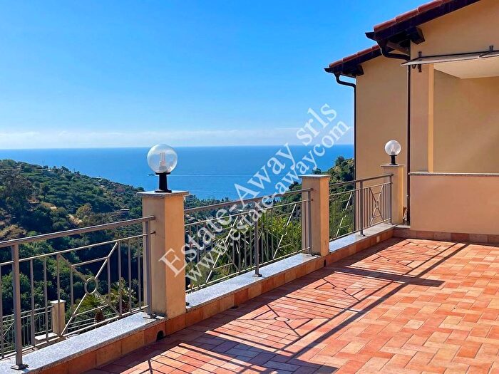 Casa con 6 locali in vendita in Via degli Inglesi, Zona Collinare, Bordighera