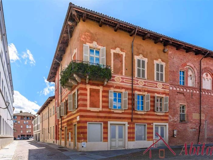 Appartamento quadrilocale in vendita in Via Generale Giuseppe Govone, Centro, Alba