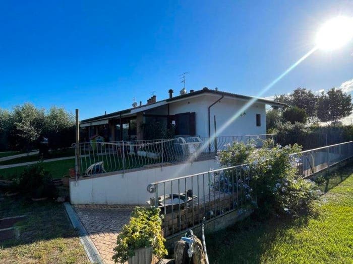 Casa con 6 locali in vendita in Strada Brucia, Braccagni, Grosseto