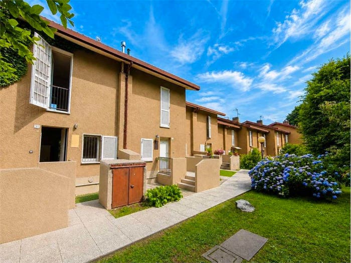 Casa quadrilocale in vendita in Via Enrico Fermi, Bardello con Malgesso e Bregano