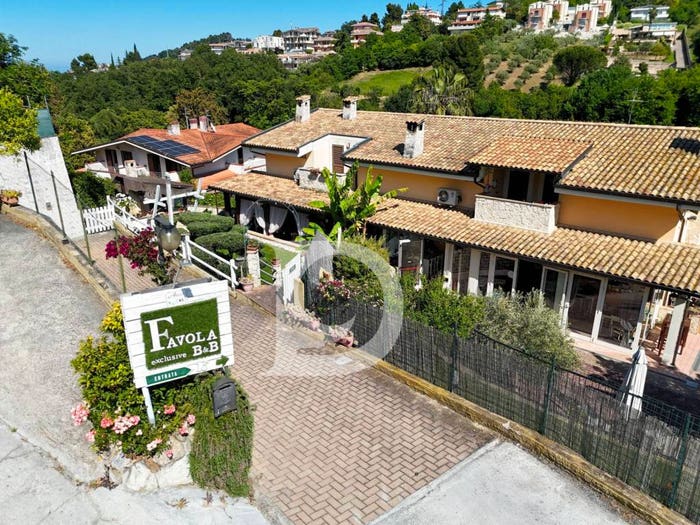 Casa con 6 locali in vendita in Strada Vicinale Ciafardella, Fontanelle, Pescara