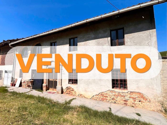 Casa quadrilocale in vendita in Neive