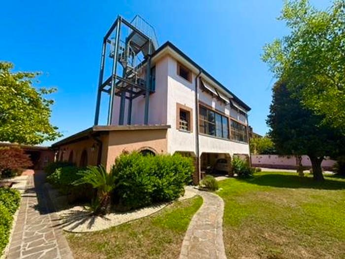Casa con 6 locali in vendita in Via Silvio Spaventa, Campo di Carne Pantanelle, Aprilia
