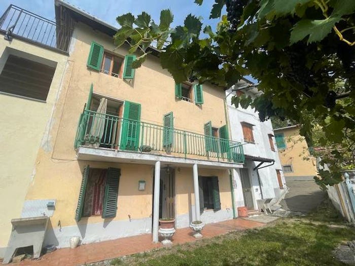 Casa con 6 locali in vendita in Località Grosso, Camugnano