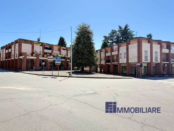 Casa con 6 locali in vendita in Via Aprile, Centro, Castelletto Sopra Ticino