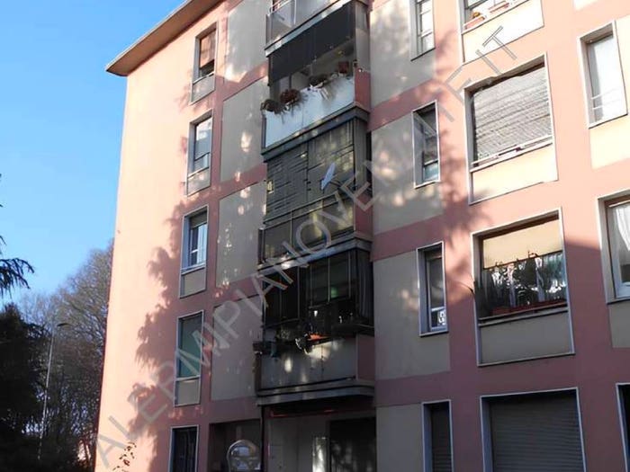 Appartamento trilocale in vendita in Via Cesare Ajraghi, Certosa, Milano