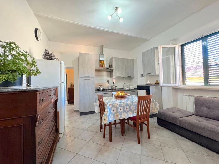 Appartamento trilocale in vendita in Via Giulio Braga, Centro, Vaiano