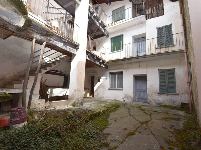 Casa con 6 locali in vendita in Via Dottor Carrobbio, Centro, Cremeno