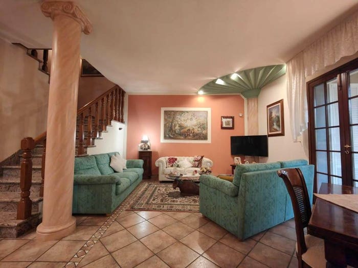 Casa con 6 locali in vendita in Stabbia, Cerreto Guidi