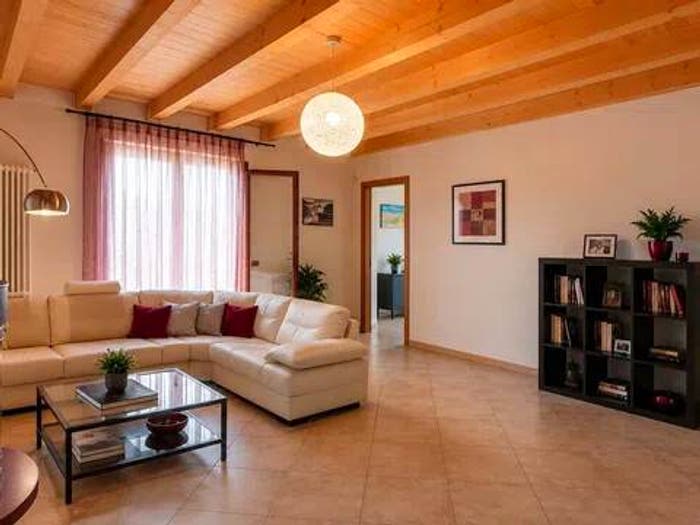 Appartamento con 5 locali in vendita in Urb Condominio Zara Paese, Castagnole, Paese