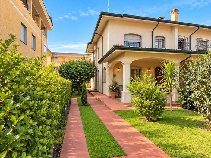 Casa con 6 locali in vendita in Via dei Lecci, Darsena Ex Campo di Aviazione, Viareggio