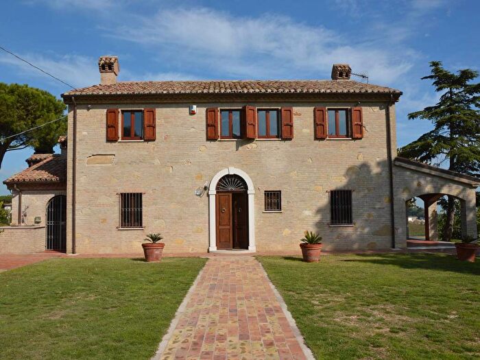 Casa con 6 locali in vendita in Via Sant'Andrea in Villis, Fenile Carignano, Fano
